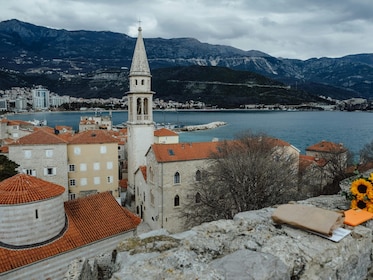 ティラナからブドヴァとコトルの日帰りツアー