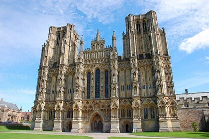 Private Day Tour from Bath to Glastonbury and Wells with Pickup