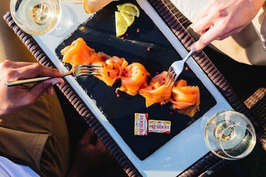 Board of salmon (not included in the package, you can take an apéritif before the dinner)