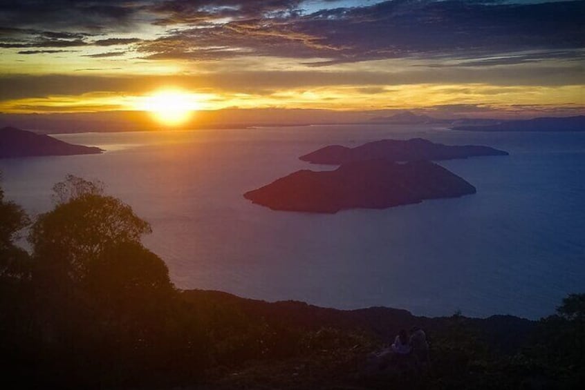 2-Day Trip - Conchagua Volcano Sunrise, Camping and Beach Experience