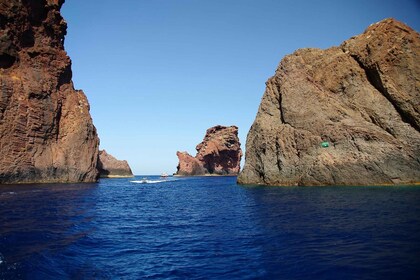 Ajaccio : Visite guidée en bateau de la réserve naturelle de Scandola