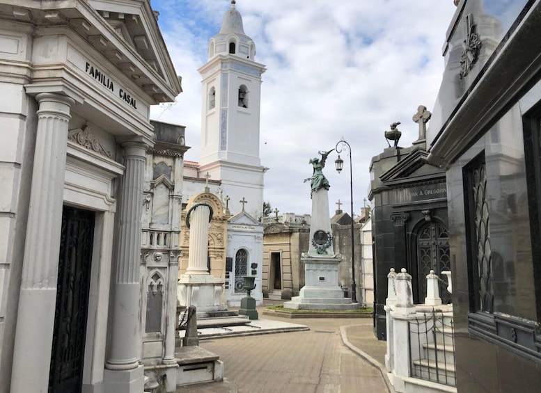 Picture 1 for Activity Buenos Aires: La Recoleta Cemetery Guided Tour in English