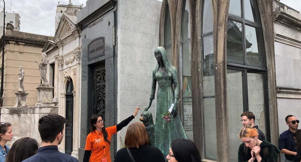 Picture 9 for Activity Buenos Aires: La Recoleta Cemetery Guided Tour in English