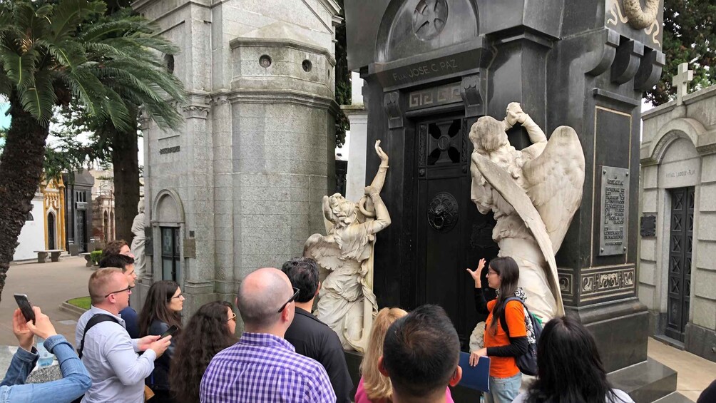 Picture 11 for Activity Buenos Aires: La Recoleta Cemetery Guided Tour in English