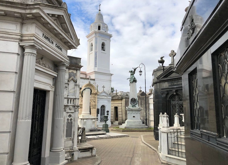 Picture 1 for Activity Buenos Aires: La Recoleta Cemetery Guided Tour in English