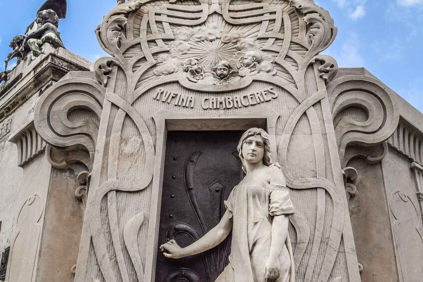 Buenos Aires: La Recoleta Cemetery Guided Tour in English