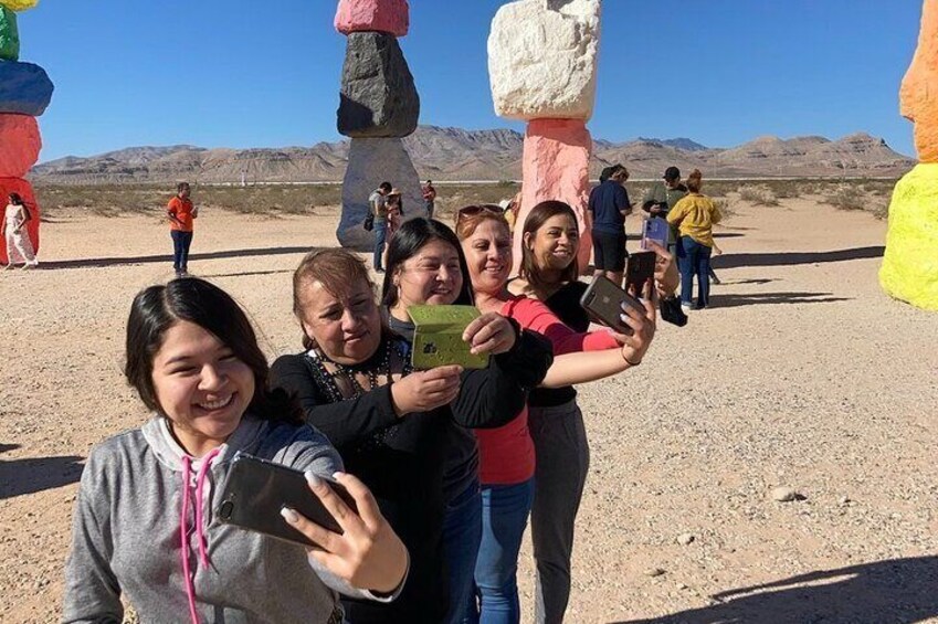 California Desert, Red Rock Sign, Seven Magic Mounts Walking Trip