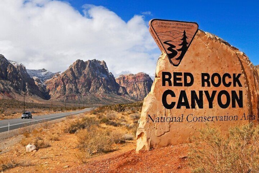 California Desert, Red Rock Sign, Seven Magic Mounts Walking Trip