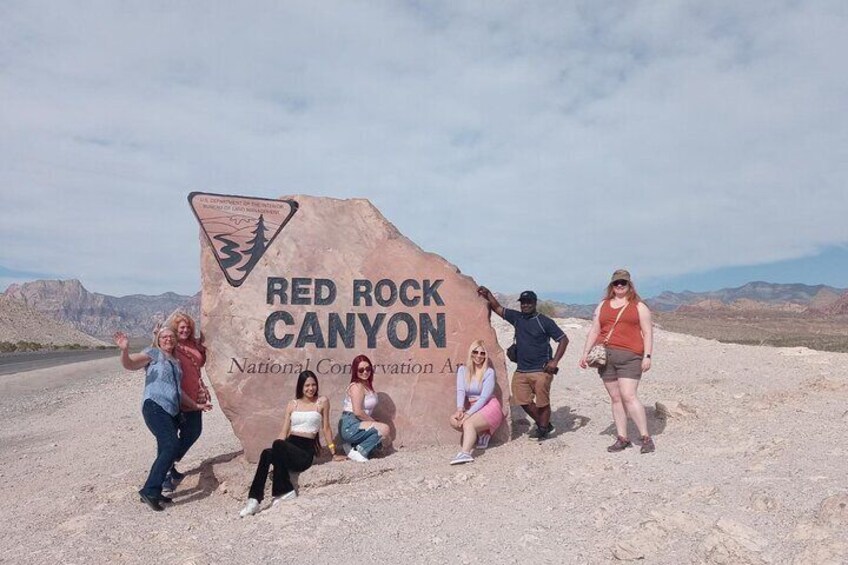 California Desert, Red Rock Sign, Seven Magic Mounts Walking Trip