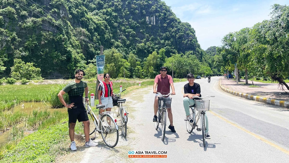 Picture 21 for Activity Day Trip: Hoa Lu, Trang An, Mua Cave with Transfer and Lunch