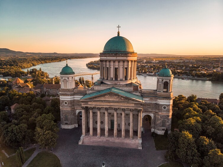 Full-Day Danube Bend Tour with Lunch