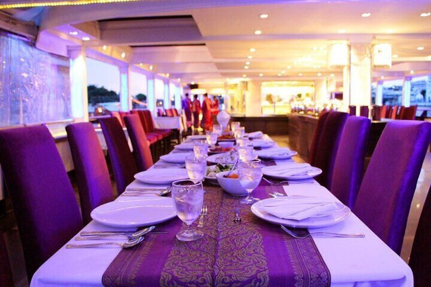 Chaophraya Cruise Dinner Cruise Along With Chao Phraya River Bangkok