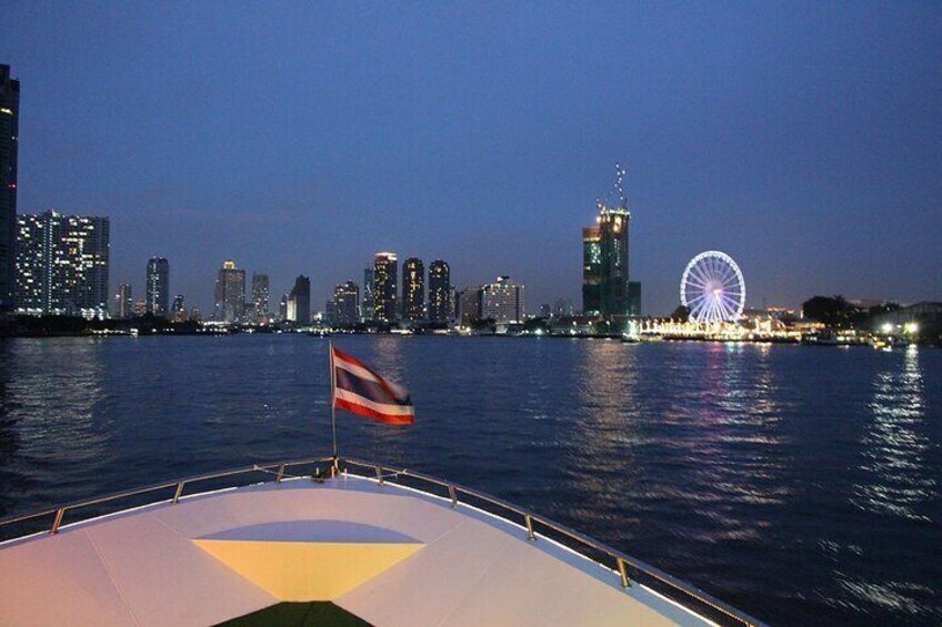 Chaophraya Cruise Dinner Cruise Along With Chao Phraya River Bangkok