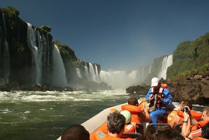 Private Iguaçu Falls and Bird Park Excursion with Boat Ride