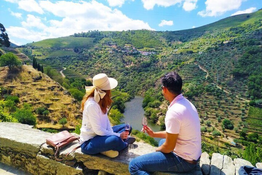 Douro Valley Prime Tour: Wine Tastings, Boat and Lunch from Porto