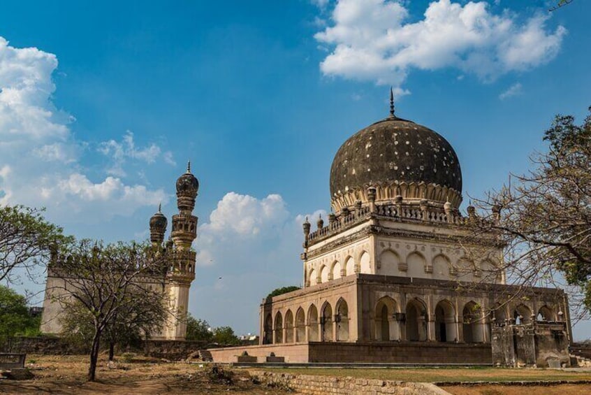 A view of the necropolis of the Qutb Shahi kings