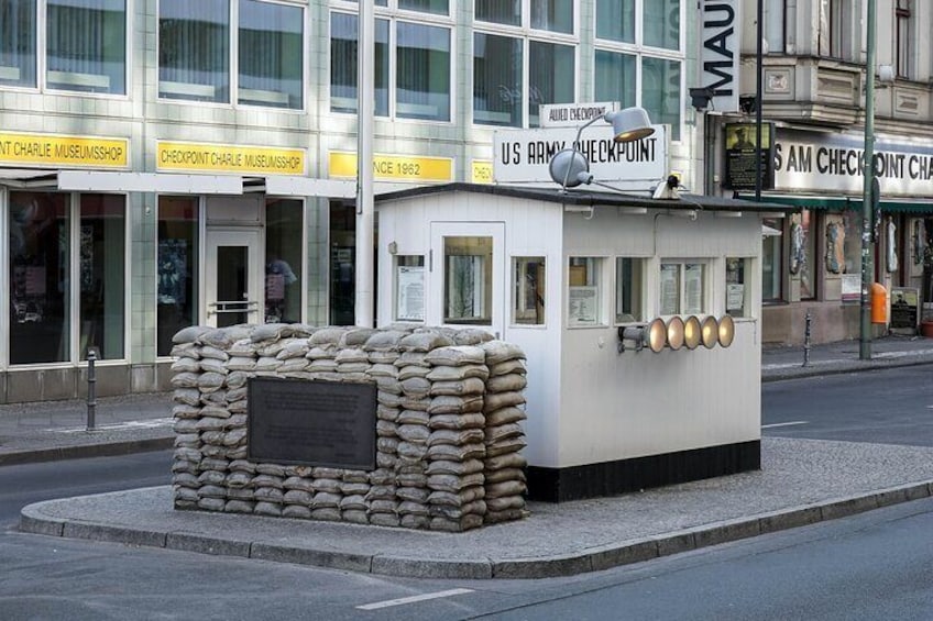 Berlin Wall - East and West Berlin Private Walking Tour 