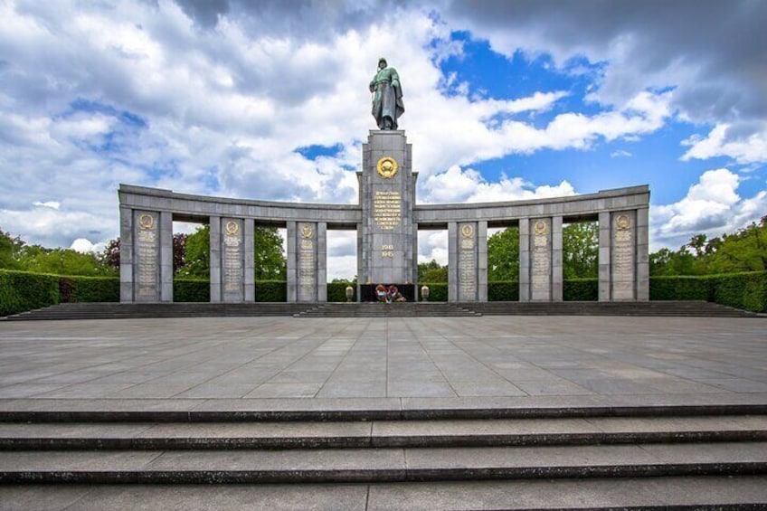 Berlin Wall - East and West Berlin Private Walking Tour