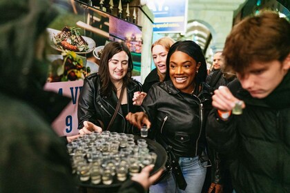 Edinburgh: Kroegentocht met gratis shotjes & kortingen