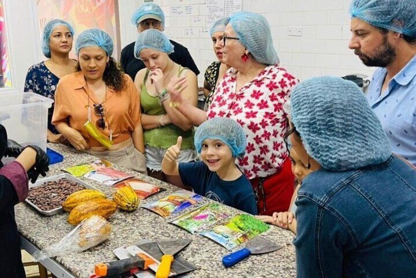 You will be able to make your own chocolate with panamanian cocoa