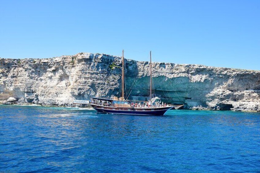 Fernandes cruise to Blue Lagoon in Comino and Gozo