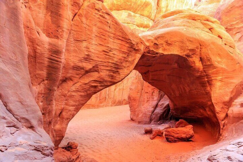 Sand Dune Arch