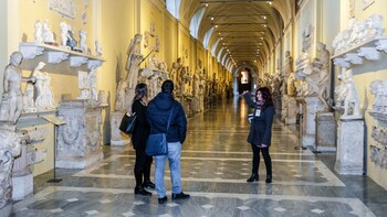 Vatican Early Bird PRIME Private Tour - Priority Skip The Line Access