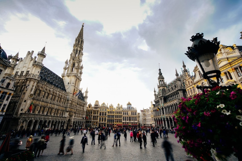 Discover the Central Brussels Historic Quarter with In-App Audio Tour
