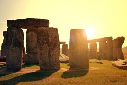 Private Morning Tour to Stonehenge from Bath with Pickup