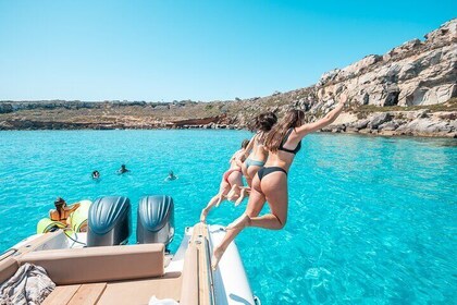 Boat tour to Egadi Favignana and Levanzo islands from Trapani