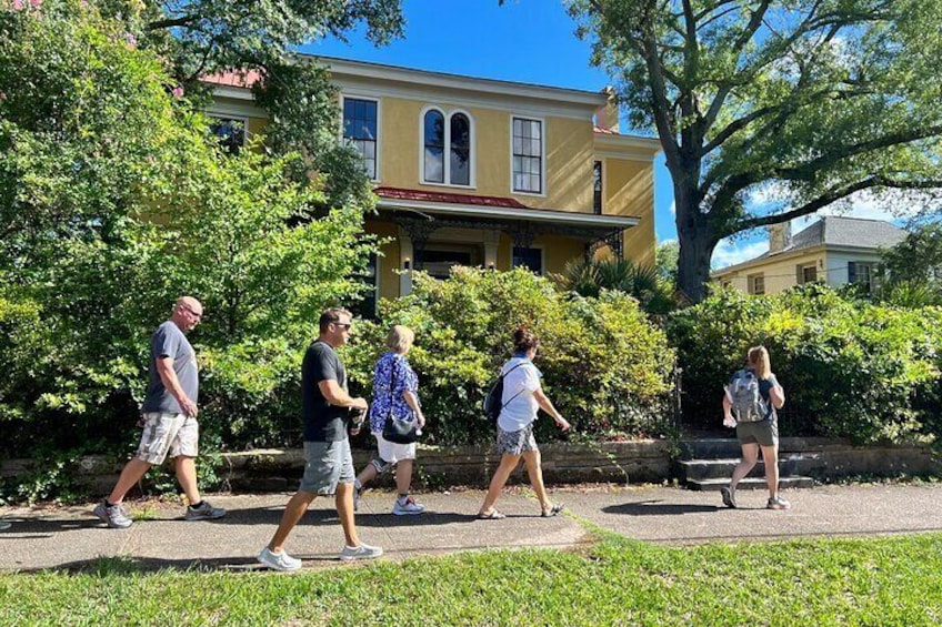 History and Architecture Walking Tour 