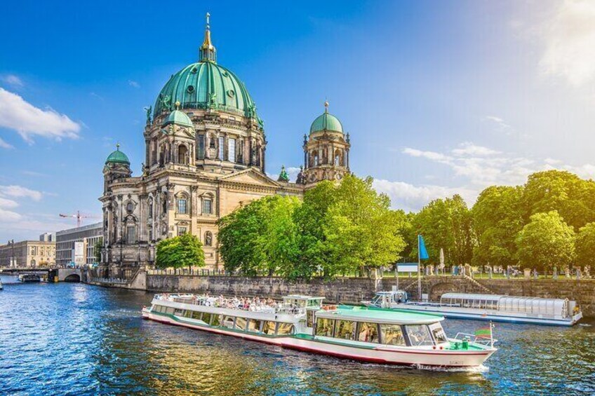 Highlights of Berlin Private Tour with Car Transport