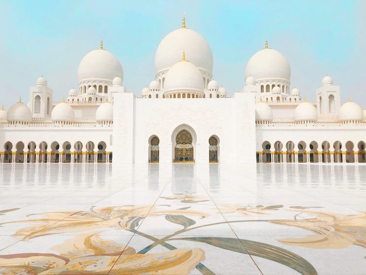 Abu Dhabi Mosque & Warner Bros. from Dubai with Gray Line