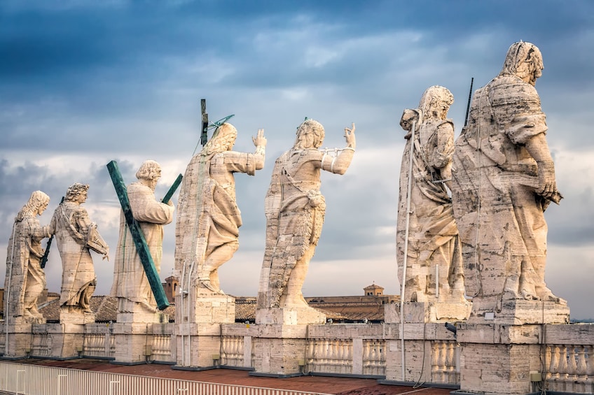 Ver elemento 3 de 10. Entire Vatican Tour & St. Peter's Dome Climb