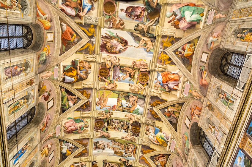 Ver elemento 5 de 10. Entire Vatican Tour & St. Peter's Dome Climb