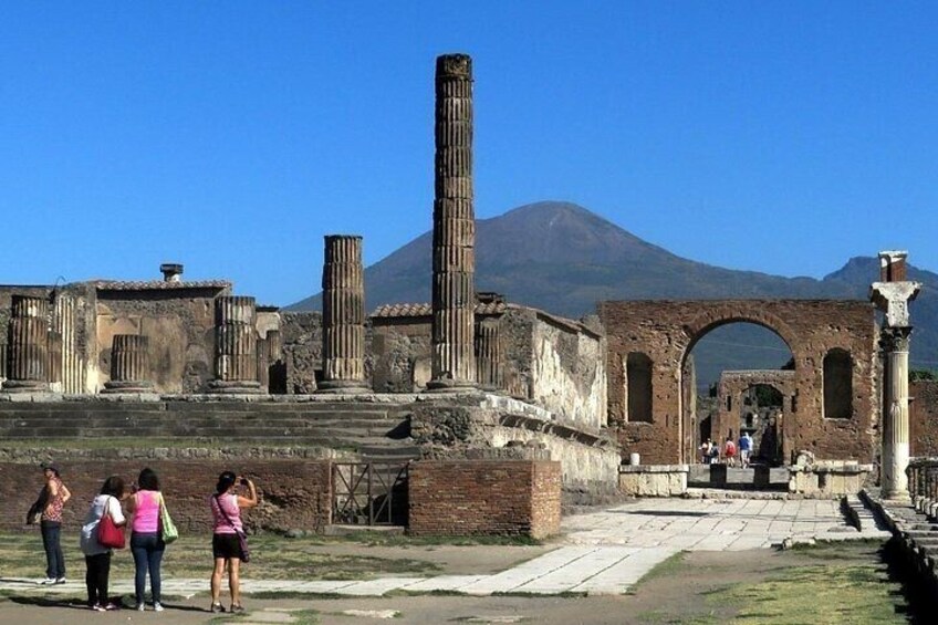 Capri, Sorrento and Pompeii tour from Naples