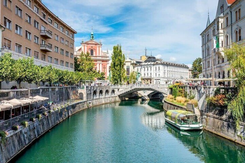 Private Day Tour of Ljubljana and Lake Bled from Vienna