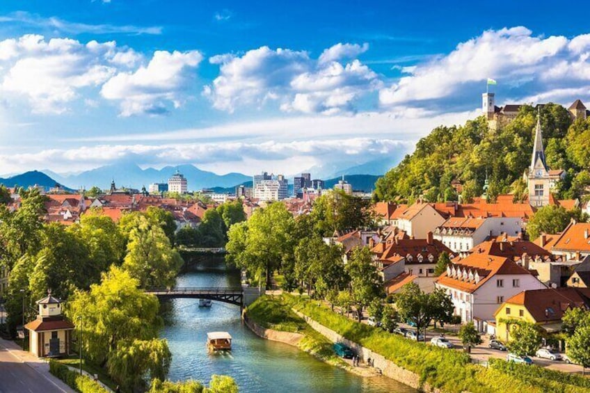 Private Day Tour of Ljubljana and Lake Bled from Vienna