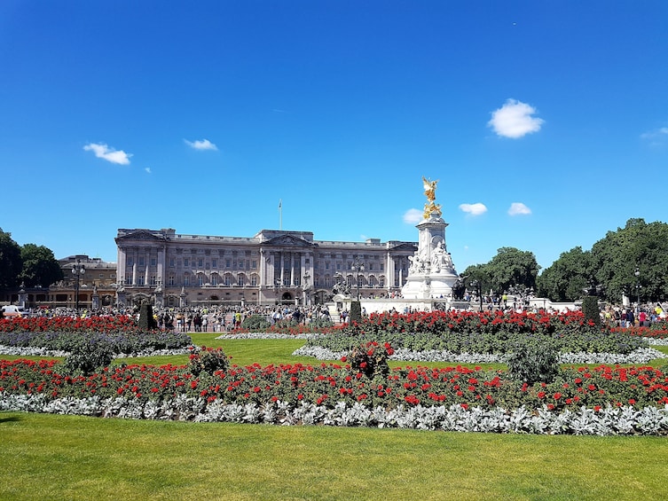 London's Palaces & Parliament. Walking tour of Westminster!