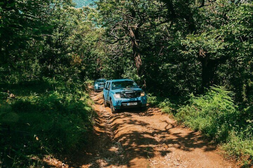 Jeep Tour - hidden stone village in Kotor and nat. food tasting