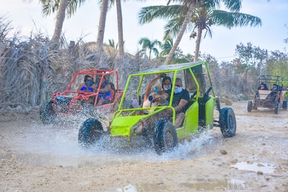 Dune Buggies i Karibien med Macaos strand och grotta