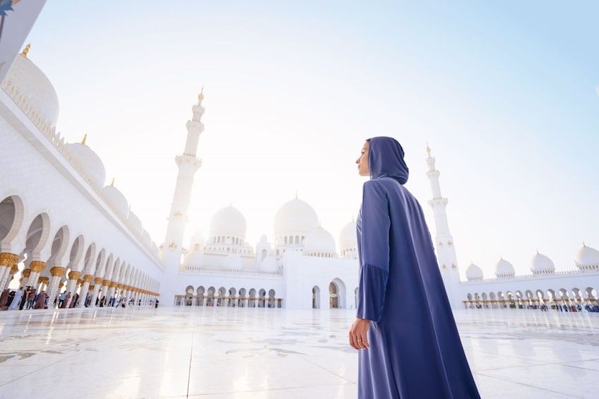 Abu Dhabi Grand Mosque & Ferrari World Tour from Dubai 