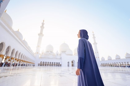 Visite de la Grande Mosquée d'Abu Dhabi et du monde de Ferrari au départ de...