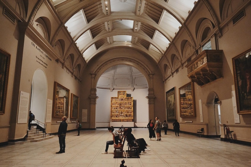 V&A (Victoria and Albert) Museum In-App Audio Tour