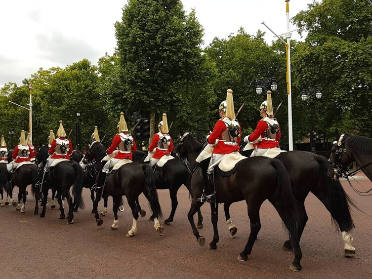 Westminster Walking Tour & Visit The Tower of London