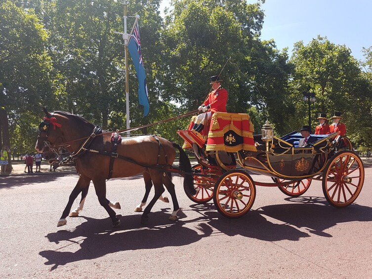 Westminster Walking Tour & Visit The Tower of London