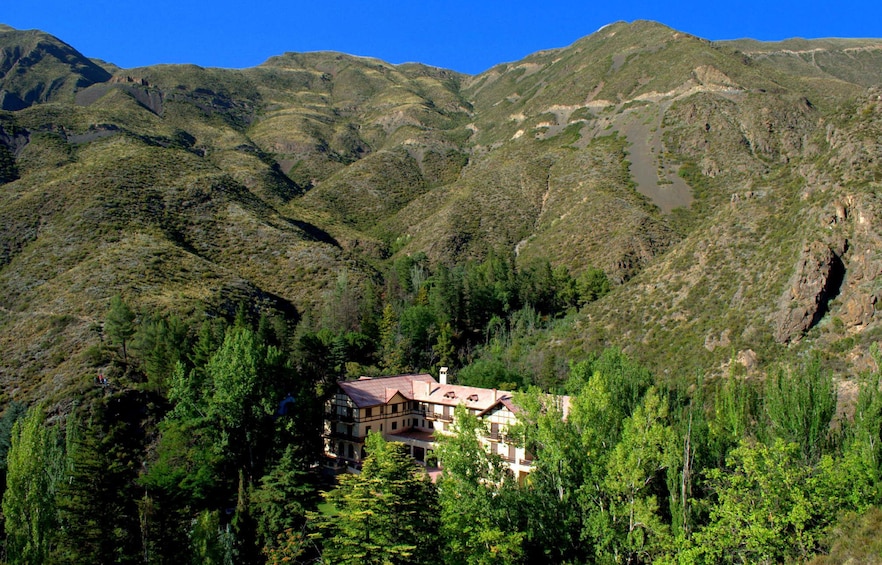 Hotel in the hills of Villavicencio Valley