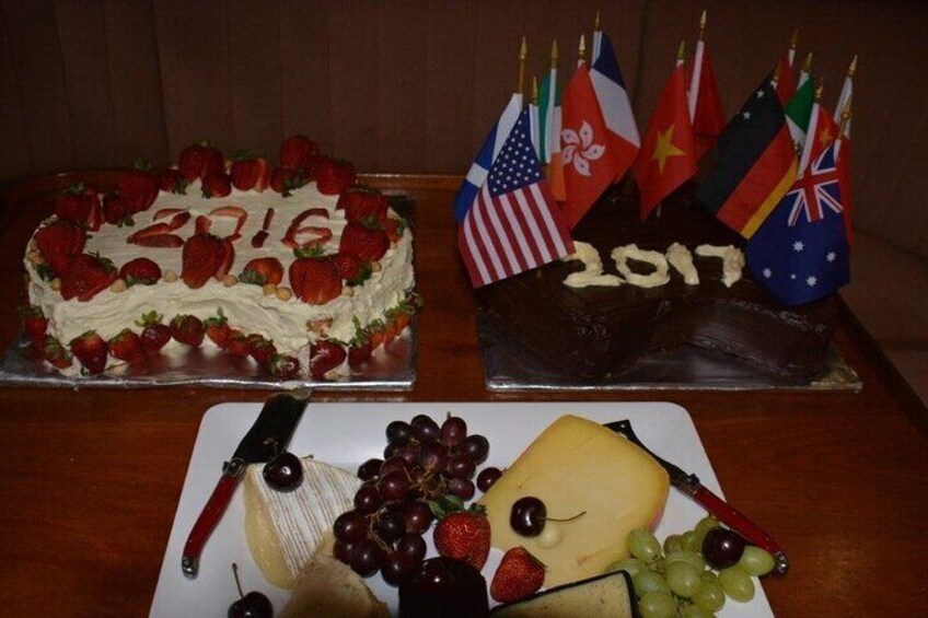 With two desserts baked in the shape of Australia and adorned with the national flags of our guests and a cheese platter to finish, it is easy to see why we have so many 5 star reviews for our cruises