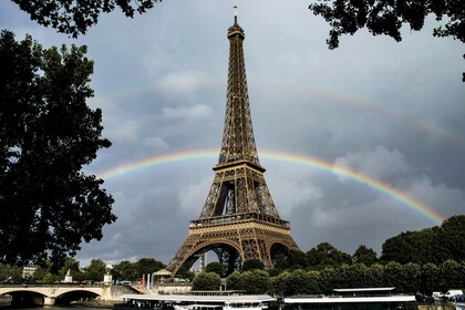 1 Day in Paris: Eiffel Tower, Cruise, City Tour, and Louvre