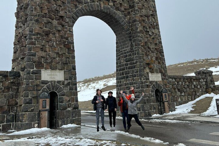 2-Day Private Yellowstone Tour Upper and Lower Loops with Lunch